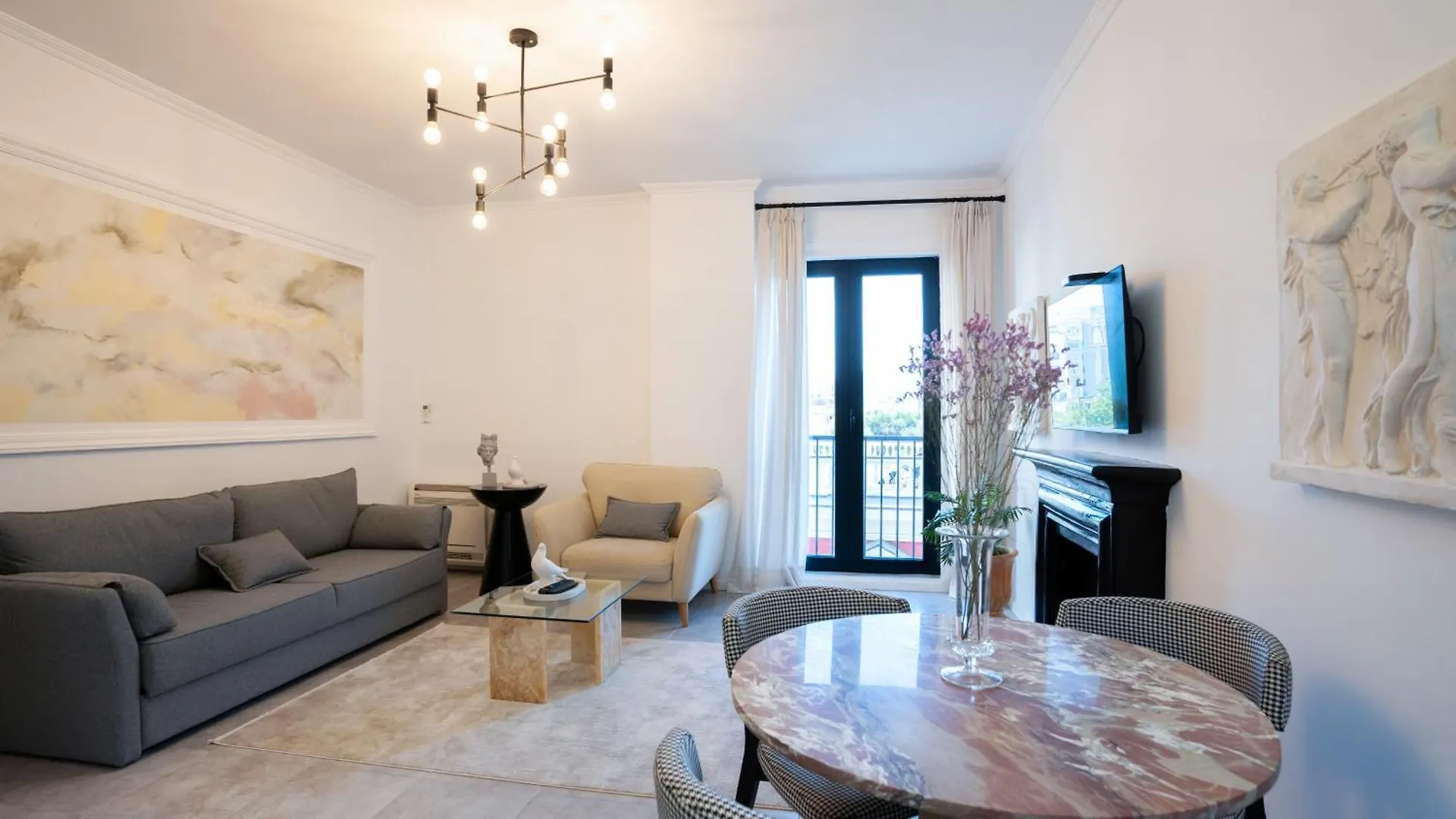 Art Central Apartment Tirana 0*,  Albanien